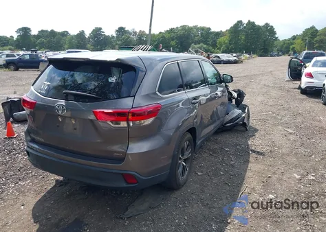 2019 Toyota Highlander Le z USA, uszkodzony, nr VIN 5TDBZRFH8KS917753